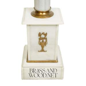 Elegante Pedestal de Exhibición de Mármol Blanco con Adorno Central en Relieve de Latón - Product Image 5