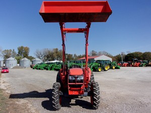 Tractor a pie 2017 Kubota M6060 4WD con motor de Componentes Principales Tracción en las 4 ruedas - Product Image 4