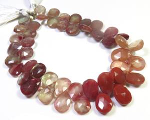 สร้อยคอหินแอนเดซีนลาบราโดไรต์ธรรมชาติคุณภาพสูง 8 เส้น ทรงลูกแพร์เจียระไน สีแดง ขนาด 9.5-12.5 มม. - Product Image 4