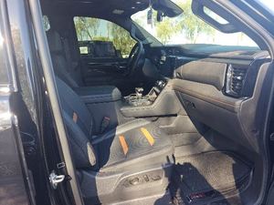 LISTO PARA ENVIAR 2025G-MC Sier-ra 1500 AT4 Crew Cab 4WD - Product Image 3