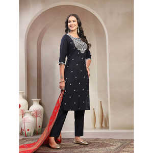 Kurta en satin de soie pure brodée bleu marine pour femme, col rond, manches trois quarts et pantalon, avec dupatta inclus - Product Image 2