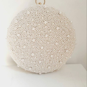 2023เงื้อมมือจัดงานแต่งงานสีขาวมุกสำหรับผู้หญิงที่มีห่วงโซ่ที่ถอดออกได้ - Product Image 1