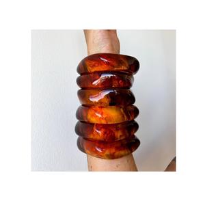 Brazaletes de Resina Impermeables de Diseño para Damas, Colores Personalizados, Acabado Liso, Ligeros, Accesorio para Bodas y Festivales - Product Image 3