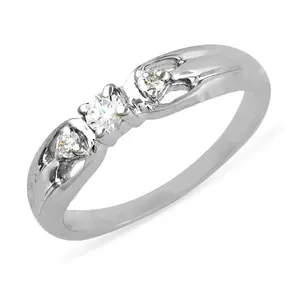 Anillo de Compromiso Clásico y Elegante para Mujer, Plateado, con Tres Circonitas, Corte Brillante Redondo, Engaste de Garras - Product Image 3