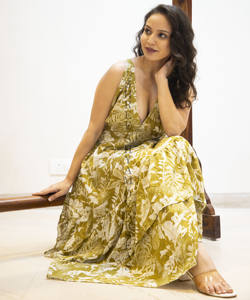 ชุดเดรสคอวีแขนยาวพิมพ์ลายผ้าเรยอนสำหรับผู้หญิงทันสมัยชุดเดรสแขนกุดยาวสปาเก็ตตี้สำหรับฤดูร้อนเหมาะสำหรับชายหาดและวันหยุด - Product Image 2