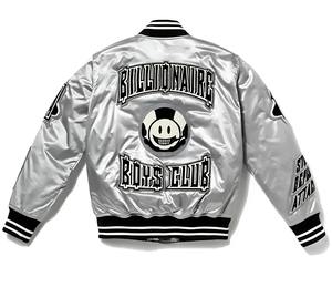 Chaqueta de béisbol de satén de moda personalizada Chaqueta universitaria de estilo retro con mangas de color de contraste - Product Image 4