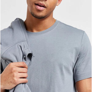 เสื้อยืดคอกลมแขนสั้นผ้าโพลีเอสเตอร์/คอตตอน น้ำหนัก 200 กรัม สำหรับผู้ชาย สกรีนโลโก้ได้ตามสั่ง ทรงปกติ แห้งเร็ว ระบายอากาศดี ขายส่ง - Product Image 3