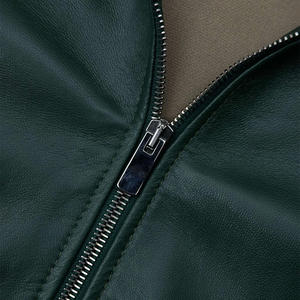 Veste en cuir de style bombardier avec doublure intérieure douce et ceinture côtelée et logo personnalisable pour la mode haut de gamme - Product Image 2