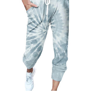 ชุดเซ็ตแทรคสูทพิมพ์ลายสตรีทแวร์สำหรับฤดูหนาวทรงปกติพรีเมียมสำหรับผู้หญิง พร้อมโลโก้แบบกำหนดเอง ผ้าฝ้าย 100% ชุดเซ็ต 2 ชิ้น - Product Image 4