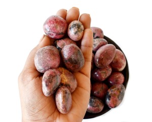 Piedra de Rodonita Pulida, Ecológica, Ovalada, Proveniente de la India, para Regalos, Manualidades y Decoración del Hogar - Product Image 6