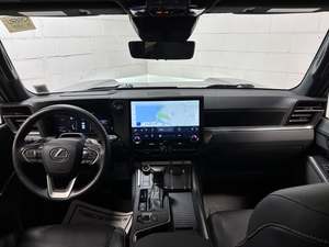 Increíble Lexus GX 550 Luxury AWD 2024 en perfectas condiciones con poco kilometraje en stock, ofrecido a una oferta increíble que no querrás perderte - Product Image 3