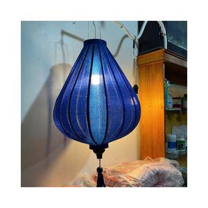 Linternas de seda de bambú Hoi An ideales para la decoración de la sala de estar - Product Image 1