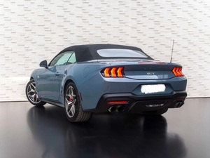 Ford Mustang 3.7L 8 cylindres, propulsion arrière, 4 places, essence, cabriolet automatique - Product Image 6