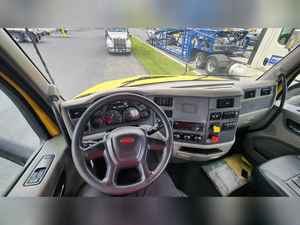 CAMIÓN PETERBILT CONVENTIONAL 579 CLASE 8, USADO, AÑO 2021, 400HP, 545,844KM, 8 CILINDROS, TRANSMISIÓN AUTOMÁTICA - Product Image 2