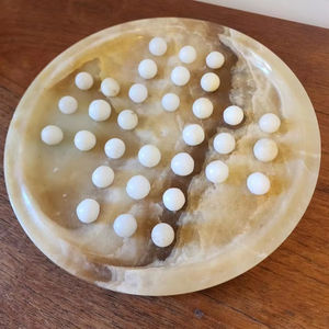 Jeu de société solitaire en marbre onyx, puzzle en pierre naturelle de style mid-century, jeu de table décoratif, accent de maison, cadeau, ensemble de jouets amusants - Product Image 2