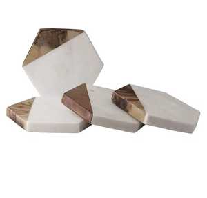 Ensemble rond de qualité supérieure de 4 sous-verres en bois élégants fabriqués à la main sous-verres en bois de qualité supérieure pour la décoration de la maison Occasions de mariage - Product Image 3