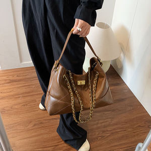 Sac Messager/Bandoulière Élégant en Cuir Véritable pour Femme avec Fermeture Éclair, Motif Losanges Brodés, Portable 7 Pouces pour Voyage - Product Image 6