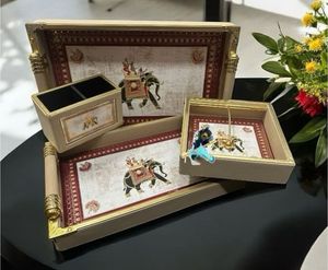 Plateau de service en métal écologique de fabrication indienne pour la cuisine ou les collations plats et assiettes de service disponibles - Product Image 1