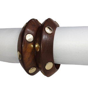 Par de brazaletes cónicos de madera hechos a mano, impermeables, ecológicos y duraderos, con detalles de conchas incrustadas, para bodas y festividades. - Product Image 3