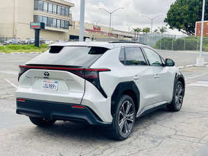 Toyota bZ4X Limited Usado del 2023 - Product Image 5