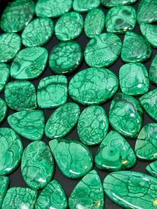 Colgante de cabujón de malaquita Natural de alta calidad de grado AAA, piedra suelta personalizada para diseños creativos de joyería - Product Image 3