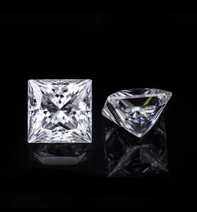 Diamant de luxe de forme princesse, 1,5 carat, signature de designer, programmes de mariage haut de gamme - Product Image 3