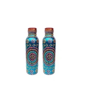 Bottiglia di rame con Set di vetro a prova di perdite decorare il vostro tavolo <span class=keywords><strong>da</strong></span> <span class=keywords><strong>ufficio</strong></span> vendita rame articolo disponibile per regali aziendali - Product Image 4