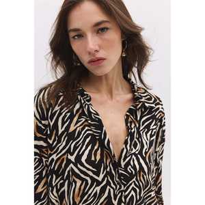 Casual <b>Snap</b>-On Patterned Shirt with Front Logo - Product Image 2