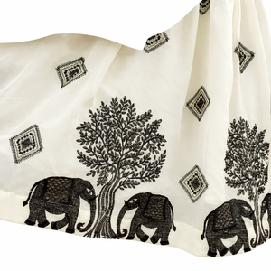 ชุดเลเฮนกาโชลีสำหรับเด็กผู้หญิง ผ้าจอร์เจตต์ แบรนด์โชรยัม แฟชั่น  พร้อมเสื้อแขนระบายสีดำ  ลายปักช้างและต้นไม้  ชุดสำหรับงานปาร์ตี้  ยาวคลุมเท้า - Product Image 3