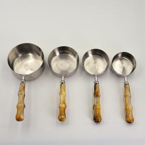 Tazas Medidoras Hechas a Mano de Acero Inoxidable con Mango de Resina para Medir Polvo, Granos y Líquidos en India, Gran Venta - Product Image 1