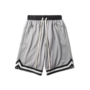 Vêtements de sport de haute qualité avec logo personnalisé, shorts d'entraînement pour hommes en maille de basket-ball avec impression par sublimation en vente de gros - Product Image 1