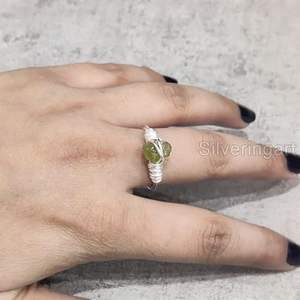 Anillo de Plata de Ley 925 con Peridoto Natural, Piedra de Nacimiento de Agosto, Doble Banda, Joyería Hecha a Mano para Mujer - Product Image 1