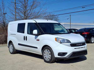 Auto Usado de Calidad a Precio Accesible, R-A-M Pro 2019, Volante a la Izquierda - Product Image 3