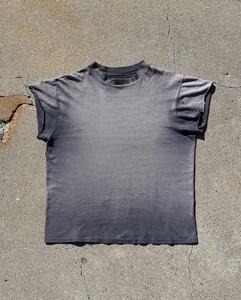 T-shirt vintage en coton délavé et vieilli, coupe courte et ample, de haute qualité, pour homme, avec logo personnalisé, fabriqué par un fabricant de vêtements pour homme. - Product Image 1