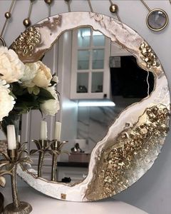 Espejo de Pared Decorativo de Resina Moderna Hecho a Mano para un Estilo Glamuroso y Lujoso con Opciones Personalizables - Product Image 4