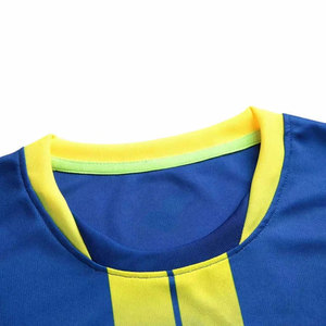Uniforme de football pour hommes adultes de haute qualité, personnalisable, avec un matériau durable en polyester 100% respirant et un service OEM - Product Image 6