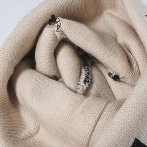 Gorros de punto de invierno para jóvenes con estampado completo personalizado Gorro con logotipo estampado en dos tonos para adultos - Product Image 5