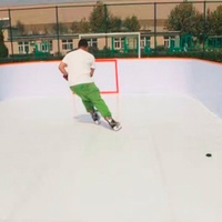Patinoire synthétique économique et facile à installer, disponible pour la location lors d'événements scolaires, patinoire synthétique de haute qualité et durable