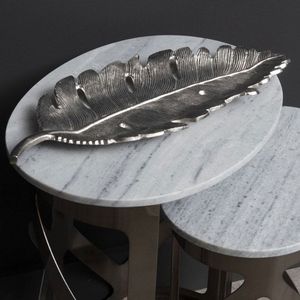 Bandeja DE SERVICIO DE ACERO INOXIDABLE elaborada de forma única con contornos suaves y elegancia adecuada para el entretenimiento doméstico moderno - Product Image 1