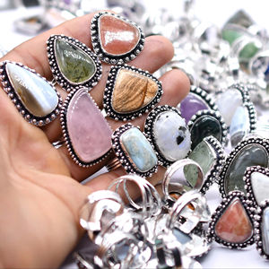 Bague en pierres précieuses de mélange naturel Bague de déclaration de style vintage pour les femmes Lot en gros de pierres précieuses épaisses Bague plaquée argent sterling 925 - Product Image 1