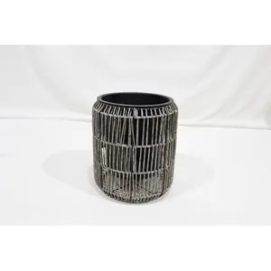 Vaso de plástico preto para plantador de poliéster redondo com design luxuoso, plantas ornamentais para decorar a sala de estar e o escritório