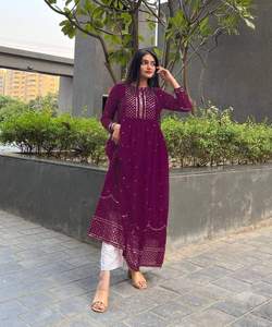Retro Revival Radiance: <strong>Rediscover</strong> the Charm of Women's Dresses Fashion 2014 - Blend Retro Styles with Modern Flourishes for a