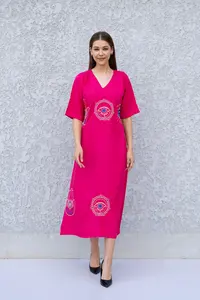 Robe longue maxi kaftan de style bohème à manches mi-longues, broderie florale longue, broderie de l'œil maléfique, rouge, pour les fêtes - Product Image 3