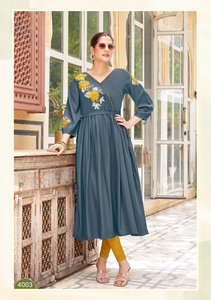 Anarkali Kurti de rayón pesado liviano con hilo y trabajo hecho a mano perfecto para niñas de oficina y collage - Product Image 3