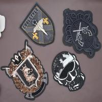 Écusson brodé thermocollant personnalisé en chenille pour vêtements, étiquette textile pour sweat à capuche avec motif floral