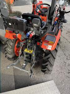 Tractor de Jardín Mini Kubota L2502HST Usado de Alta Calidad, 50hp, 4WD, con Cargador Frontal y Accesorio de Retroexcavadora - Product Image 4