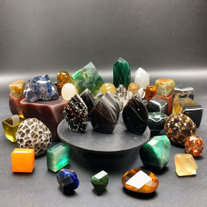 Agnimanite Tektite noire naturelle 4,5-7,5 cm Pierre polie en forme de flamme pour la décoration et la collection - Product Image 3