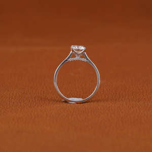 Anillo de Compromiso Clásico de Lujo con Diamante Solitario Cultivado en Laboratorio, Corte Redondo, Chapado en Oro Sólido de 14 Quilates, Certificado por IGI - Product Image 5