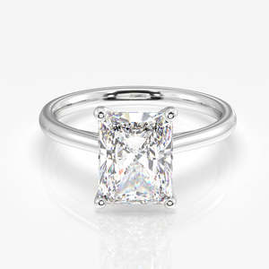 Bague solitaire en or 18 carats avec diamant de laboratoire taille radiant – Collection de bagues de luxe - Product Image 5