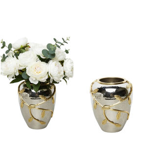 Jarrón de Flores de Diseño de Lujo con Forma de Mariposa y Ginkgo, Hecho a Mano en Acero Inoxidable y Latón, Decoración para el Hogar, Acabado Plateado y Dorado - Product Image 6